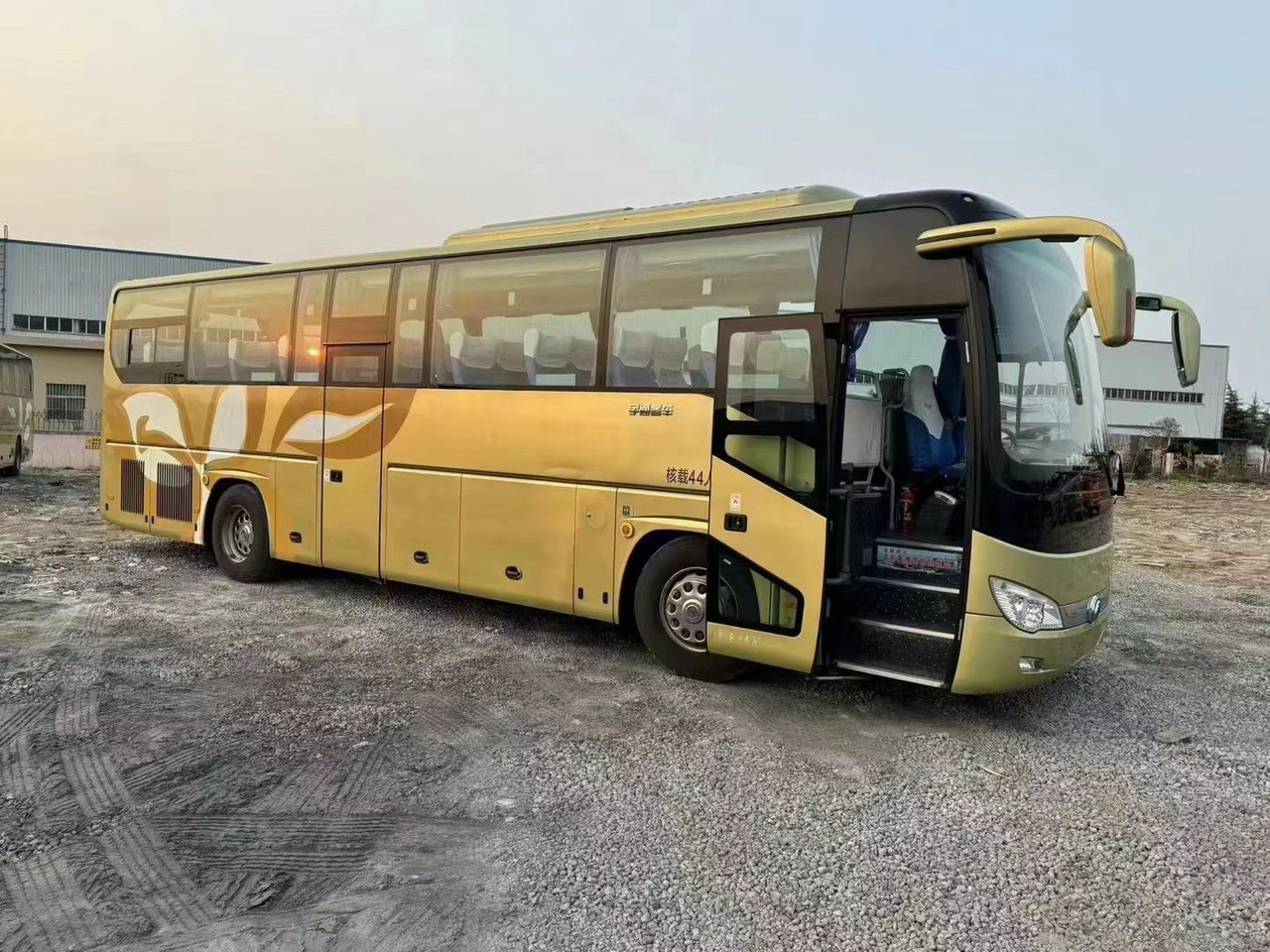 Used YUTONG Coach Bus 6119 - Autocar: foto 1 Used YUTONG Coach Bus 6119 - Autocar: foto 1