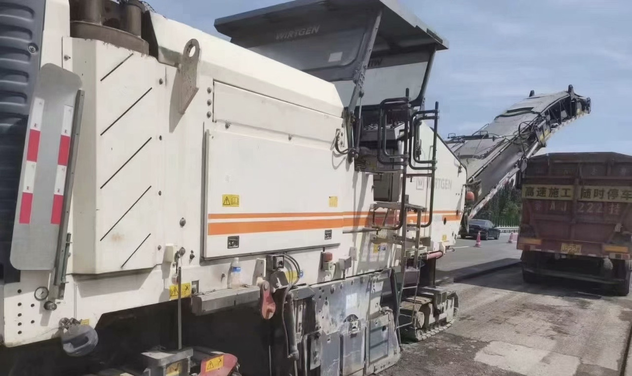 WIRTGEN W2000 miling machine - Fresadora en frío: foto 3 WIRTGEN W2000 miling machine - Fresadora en frío: foto 3
