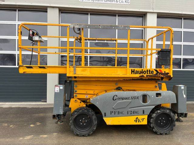 Haulotte Compact 12DX 12m Diesel Scherenarbeitsbühne 4x4 - Plataforma de tijeras: foto 1 Haulotte Compact 12DX 12m Diesel Scherenarbeitsbühne 4x4 - Plataforma de tijeras: foto 1