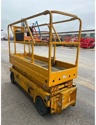 Haulotte Compact 8 - Scherenarbeitsbühne 8,2m, BJ 2021 - Plataforma de tijeras: foto 5 Haulotte Compact 8 - Scherenarbeitsbühne 8,2m, BJ 2021 - Plataforma de tijeras: foto 5