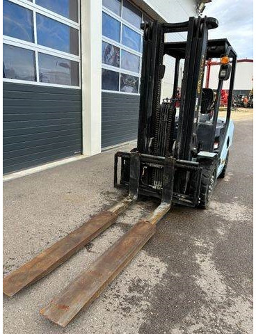 Hyster Yale UT35P Dieselstapler 2500kg, 4800mm, BJ 2019 - Carretilla elevadora diésel: foto 3 Hyster Yale UT35P Dieselstapler 2500kg, 4800mm, BJ 2019 - Carretilla elevadora diésel: foto 3