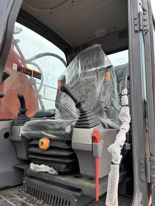22 Tons Excavator Original Doosan Dx225LCA Crawler Digger Secondhand Used Good Condition Doosan Hydraulic Excavator on Sale - Excavadora de cadenas: foto 4 22 Tons Excavator Original Doosan Dx225LCA Crawler Digger Secondhand Used Good Condition Doosan Hydraulic Excavator on Sale - Excavadora de cadenas: foto 4
