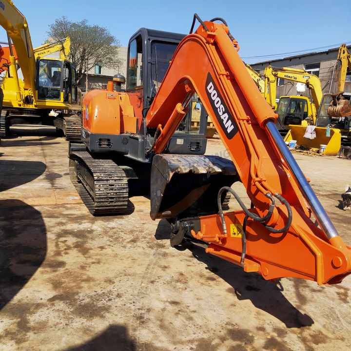 Awesome Performance Korea Imported Small Scale Used Doosan Dh60 Dh55 Dh150 Dx60 Dx225 Excavator in China - Excavadora de cadenas: foto 2 Awesome Performance Korea Imported Small Scale Used Doosan Dh60 Dh55 Dh150 Dx60 Dx225 Excavator in China - Excavadora de cadenas: foto 2