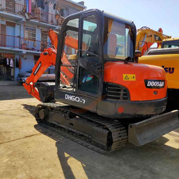 Awesome Performance Korea Imported Small Scale Used Doosan Dh60 Dh55 Dh150 Dx60 Dx225 Excavator in China - Excavadora de cadenas: foto 3 Awesome Performance Korea Imported Small Scale Used Doosan Dh60 Dh55 Dh150 Dx60 Dx225 Excavator in China - Excavadora de cadenas: foto 3