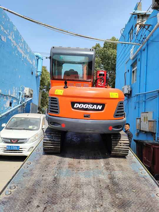 Awesome Performance Korea Imported Small Scale Used Doosan Dh60 Dh55 Dh150 Dx60 Dx225 Excavator nice condition - Excavadora de cadenas: foto 3 Awesome Performance Korea Imported Small Scale Used Doosan Dh60 Dh55 Dh150 Dx60 Dx225 Excavator nice condition - Excavadora de cadenas: foto 3