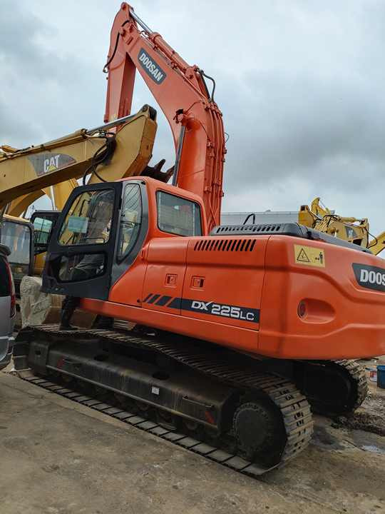 Awesome Performance Korea Imported Small Scale Used Doosan Dx60 dx225 dh55 dh60 DH150 Excavator in Shanghai good price - Excavadora de cadenas: foto 3 Awesome Performance Korea Imported Small Scale Used Doosan Dx60 dx225 dh55 dh60 DH150 Excavator in Shanghai good price - Excavadora de cadenas: foto 3