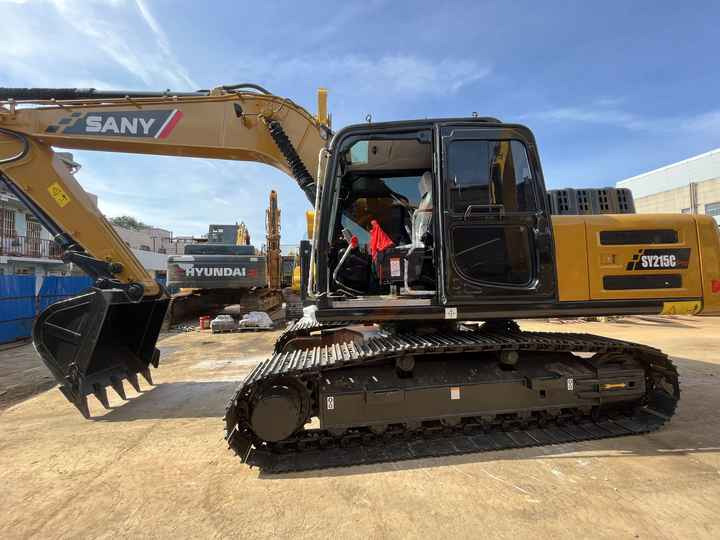 China brands good quality second-hand Sany SY215C excavator hydraulic crawler 21ton used sany 215 excavator - Excavadora de cadenas: foto 2 China brands good quality second-hand Sany SY215C excavator hydraulic crawler 21ton used sany 215 excavator - Excavadora de cadenas: foto 2