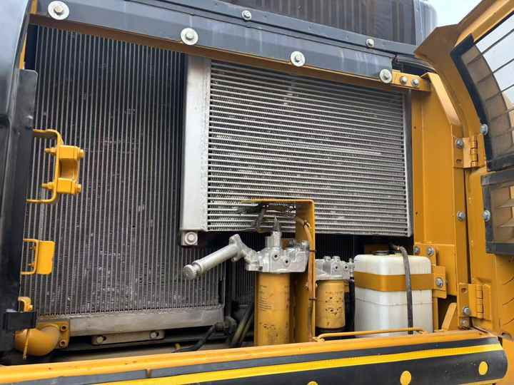 Hot Sale CAT 336 with Strong Power Engine Short Years Excellent Working Condition Crawler 36 Ton Used Tractor CAT 336 in Shock - Excavadora: foto 5 Hot Sale CAT 336 with Strong Power Engine Short Years Excellent Working Condition Crawler 36 Ton Used Tractor CAT 336 in Shock - Excavadora: foto 5