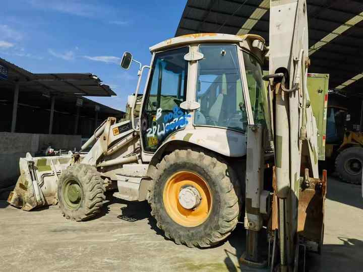 Hot sale Backhoe loader JCB 3CX 4*4 tlb loader UKmade, used cheap JCB 3CX retro loader and digger in good condition - Retroexcavadora: foto 5 Hot sale Backhoe loader JCB 3CX 4*4 tlb loader UKmade, used cheap JCB 3CX retro loader and digger in good condition - Retroexcavadora: foto 5