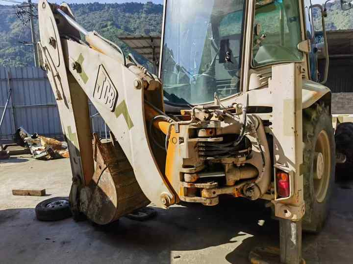 Hot sale Backhoe loader JCB 3CX 4*4 tlb loader UKmade, used cheap JCB 3CX retro loader and digger in good condition - Retroexcavadora: foto 4 Hot sale Backhoe loader JCB 3CX 4*4 tlb loader UKmade, used cheap JCB 3CX retro loader and digger in good condition - Retroexcavadora: foto 4