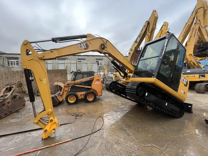 Japan CAT 306E 306E2 306D 305.5 307 308 excavator 95% new retro CAT 305.5 5.5tons with mini excavator bucket - Excavadora de cadenas: foto 4 Japan CAT 306E 306E2 306D 305.5 307 308 excavator 95% new retro CAT 305.5 5.5tons with mini excavator bucket - Excavadora de cadenas: foto 4