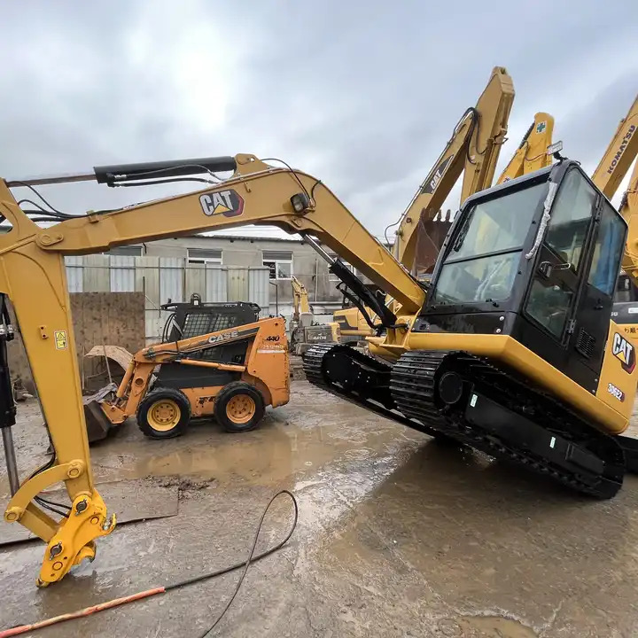 Japan CAT 306E 306E2 306D 305.5 307 308 excavator 95% new retro CAT 305.5 5.5tons with mini excavator bucket - Excavadora de cadenas: foto 2 Japan CAT 306E 306E2 306D 305.5 307 308 excavator 95% new retro CAT 305.5 5.5tons with mini excavator bucket - Excavadora de cadenas: foto 2