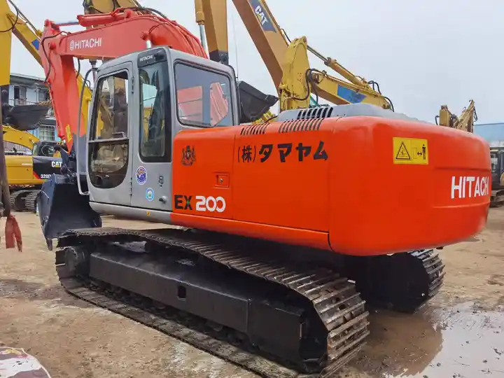 Japan Made Used Excavator Hitachi Ex200-1,Ex200 With Good Condition And Best Price Excavator Machine in Shanghai - Excavadora de cadenas: foto 5 Japan Made Used Excavator Hitachi Ex200-1,Ex200 With Good Condition And Best Price Excavator Machine in Shanghai - Excavadora de cadenas: foto 5
