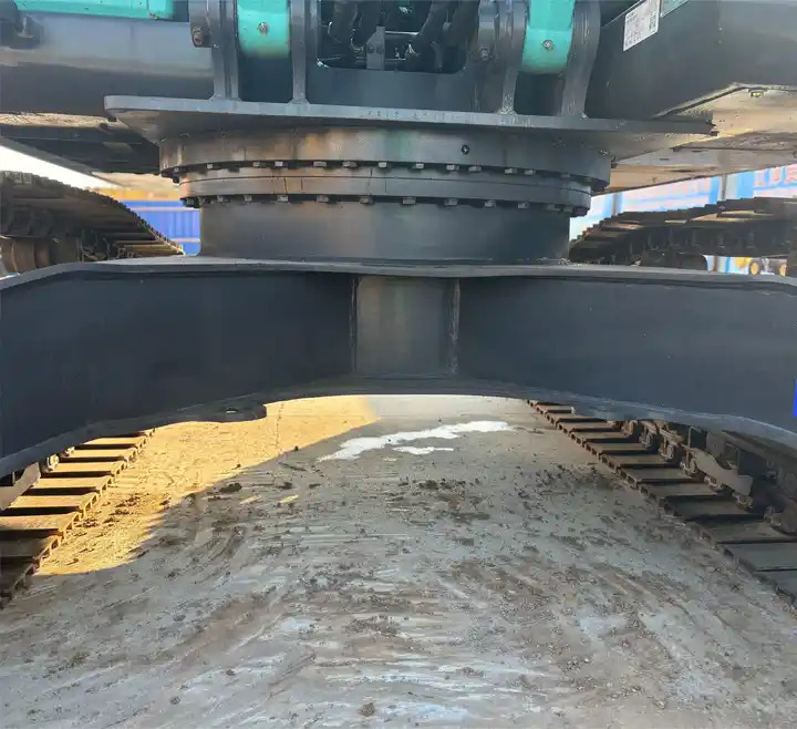 Japan Surplus Construction Excavator Kobelco Sk210 Sk230 Crawler Excavator With Hammer Pipe In Shanghai - Excavadora de cadenas: foto 4 Japan Surplus Construction Excavator Kobelco Sk210 Sk230 Crawler Excavator With Hammer Pipe In Shanghai - Excavadora de cadenas: foto 4