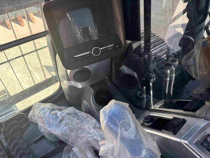 Original Used Made in Korea 22ton Hyundai 220lc-9s 225lc-9t Excavator for Sale in Good Condition and Low Working Time - Excavadora: foto 4 Original Used Made in Korea 22ton Hyundai 220lc-9s 225lc-9t Excavator for Sale in Good Condition and Low Working Time - Excavadora: foto 4