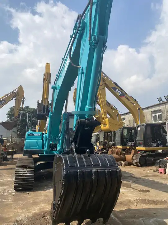 Second Hand High Quality Crawler Digger Kobelco sk210-8 Original Japan Brand 21ton Kobelco Excavator In Sale - Excavadora de cadenas: foto 4 Second Hand High Quality Crawler Digger Kobelco sk210-8 Original Japan Brand 21ton Kobelco Excavator In Sale - Excavadora de cadenas: foto 4