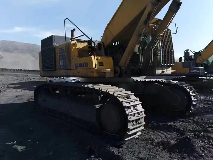 Secondhand Komatsu pc850 Komatsu 85 tons of excavator used komatsu PC850 excavator change rock arm crushing hammer - Excavadora: foto 5 Secondhand Komatsu pc850 Komatsu 85 tons of excavator used komatsu PC850 excavator change rock arm crushing hammer - Excavadora: foto 5