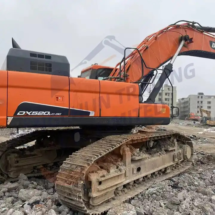 USED KOREA BRAND DOOSAN EXCAVATOR DX520LC DX520LC-9 C HYDRAULIC BIG DIGGER GOOD CONDITION FOR SALE - Excavadora: foto 1 USED KOREA BRAND DOOSAN EXCAVATOR DX520LC DX520LC-9 C HYDRAULIC BIG DIGGER GOOD CONDITION FOR SALE - Excavadora: foto 1