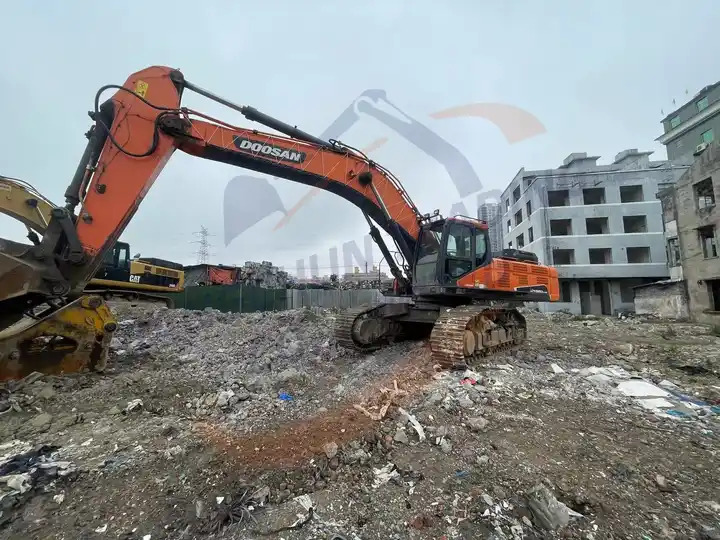 USED KOREA BRAND DOOSAN EXCAVATOR DX520LC DX520LC-9 C HYDRAULIC BIG DIGGER GOOD CONDITION FOR SALE - Excavadora: foto 3 USED KOREA BRAND DOOSAN EXCAVATOR DX520LC DX520LC-9 C HYDRAULIC BIG DIGGER GOOD CONDITION FOR SALE - Excavadora: foto 3