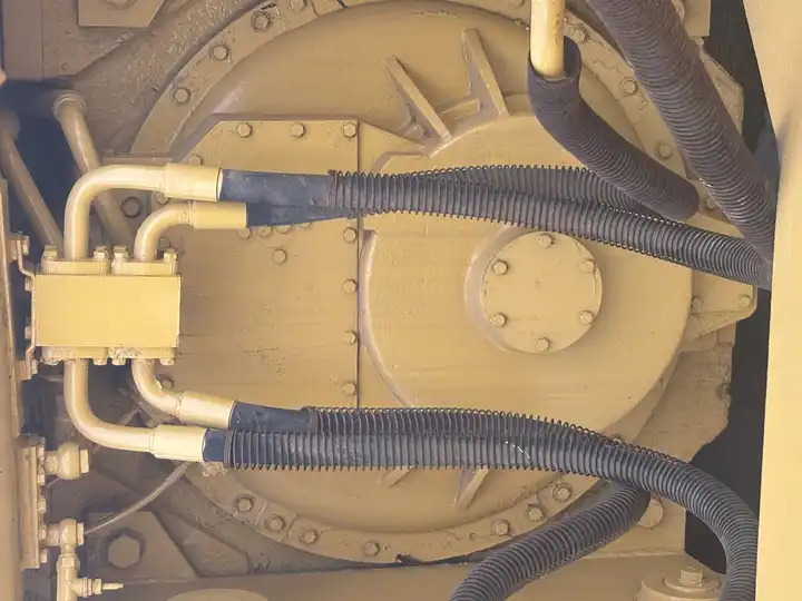 Used CAT D8R bulldozer in good condition for sale - Bulldozer: foto 5 Used CAT D8R bulldozer in good condition for sale - Bulldozer: foto 5