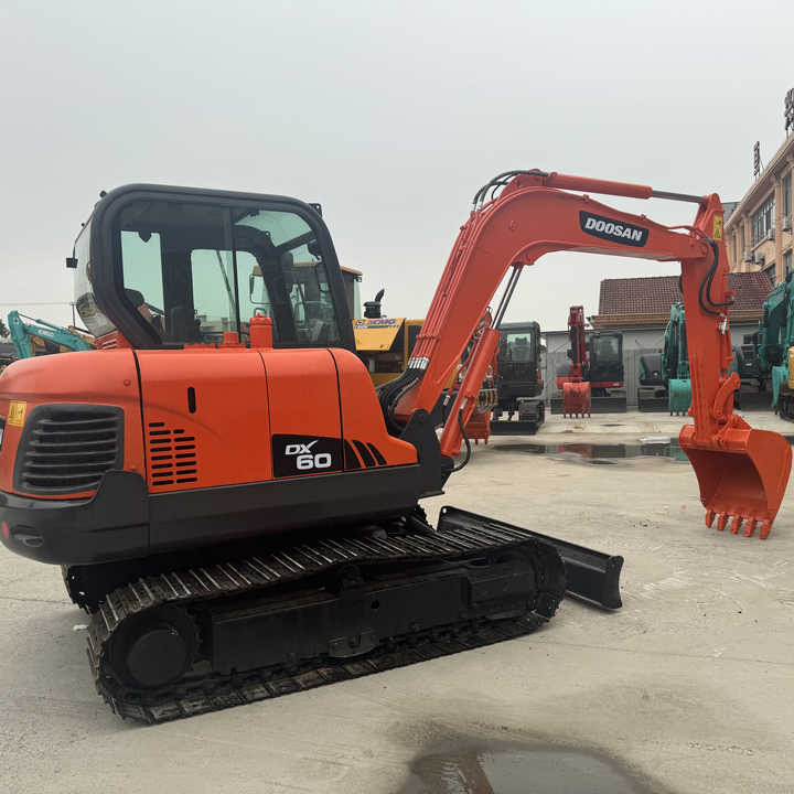 Used Excavator Doosan Dx60 Excavators Earth-moving Machinery Doosan Dx60 Dx80 Dx75 Dx225 Dh55 Dx60-9c for Sale - Excavadora de cadenas: foto 1 Used Excavator Doosan Dx60 Excavators Earth-moving Machinery Doosan Dx60 Dx80 Dx75 Dx225 Dh55 Dx60-9c for Sale - Excavadora de cadenas: foto 1