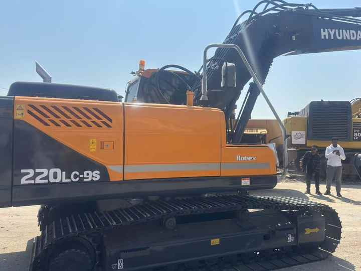 Excavadora Used Good Quality Excavator Korea Hyundai 225LC-9T 225Lc-7 220LC-9S 150Lc-7 Good Quality for Sale at Low Price: foto 6