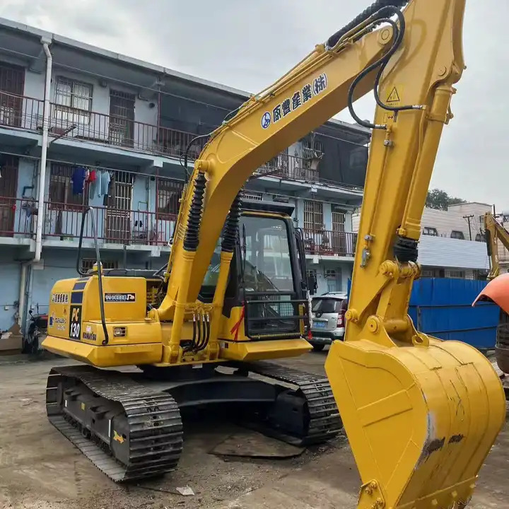 Used cheap Japan Komatsu PC130-7 medium digger Komatsu PC130-7 for sale, used komatsu 13ton mini excavators - Excavadora de cadenas: foto 1 Used cheap Japan Komatsu PC130-7 medium digger Komatsu PC130-7 for sale, used komatsu 13ton mini excavators - Excavadora de cadenas: foto 1