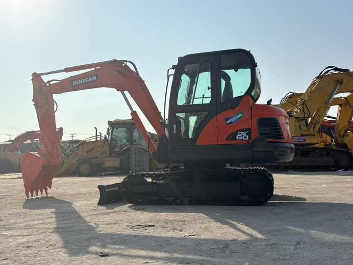 Used excavator doosan dx60 excavators earth-moving machinery doosan dx60 dx80 dx75 dx225 dh60 dh60-7for sale - Excavadora de cadenas: foto 2 Used excavator doosan dx60 excavators earth-moving machinery doosan dx60 dx80 dx75 dx225 dh60 dh60-7for sale - Excavadora de cadenas: foto 2