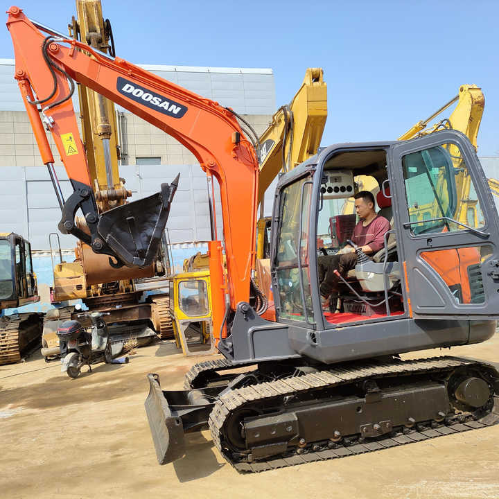 Used excavator doosan dx60 excavators machinery doosan dx60 dx80 dx75 dx225 dh60 dh60-7 excavator - Excavadora de cadenas: foto 1 Used excavator doosan dx60 excavators machinery doosan dx60 dx80 dx75 dx225 dh60 dh60-7 excavator - Excavadora de cadenas: foto 1