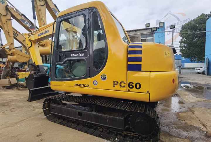 Used komatsu Pc60-7 Crawler Excavator 6 Ton Excavator In Shanghai China For Sale PC 60 60-7 PC60 PC78 excavator - Excavadora de cadenas: foto 3 Used komatsu Pc60-7 Crawler Excavator 6 Ton Excavator In Shanghai China For Sale PC 60 60-7 PC60 PC78 excavator - Excavadora de cadenas: foto 3