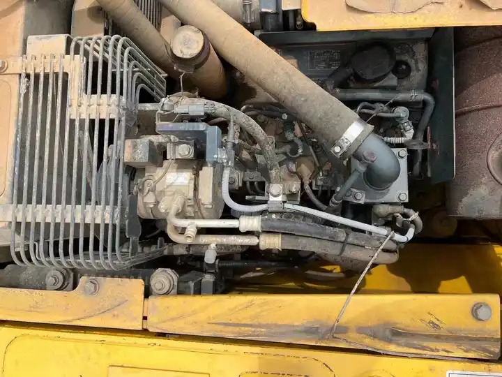 Used komatsu medium excavator PC130-7 /KOMATSU 130-7/ used japanese komatsu excavator 13 ton for sale - Excavadora de cadenas: foto 4 Used komatsu medium excavator PC130-7 /KOMATSU 130-7/ used japanese komatsu excavator 13 ton for sale - Excavadora de cadenas: foto 4