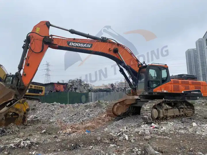 Low price Used Doosan excavator DX520LC-9C in good condition for sale - Excavadora de cadenas: foto 2 Low price Used Doosan excavator DX520LC-9C in good condition for sale - Excavadora de cadenas: foto 2