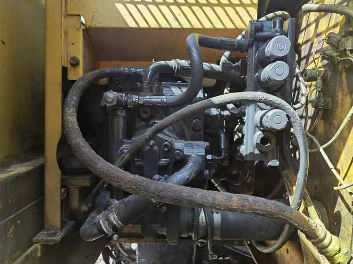 Nice porfmance Japanese Hot Selling Good Condition Used Excavator Komatsu PC120 Cheap Price PC210 PC220-8 pc120 pc130 - Excavadora de cadenas: foto 2 Nice porfmance Japanese Hot Selling Good Condition Used Excavator Komatsu PC120 Cheap Price PC210 PC220-8 pc120 pc130 - Excavadora de cadenas: foto 2