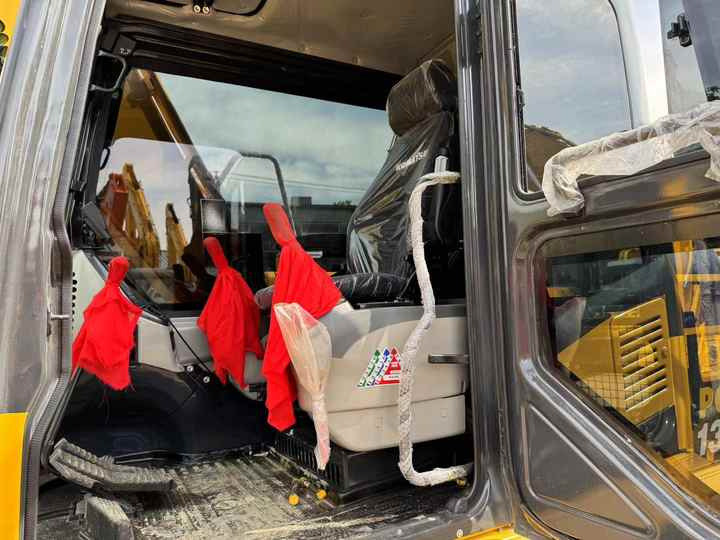 Nice porfmance Japanese Hot Selling Good Condition Used Excavator Komatsu PC130 Cheap Price PC210 PC220-8 pc120 pc130 - Excavadora de cadenas: foto 4 Nice porfmance Japanese Hot Selling Good Condition Used Excavator Komatsu PC130 Cheap Price PC210 PC220-8 pc120 pc130 - Excavadora de cadenas: foto 4