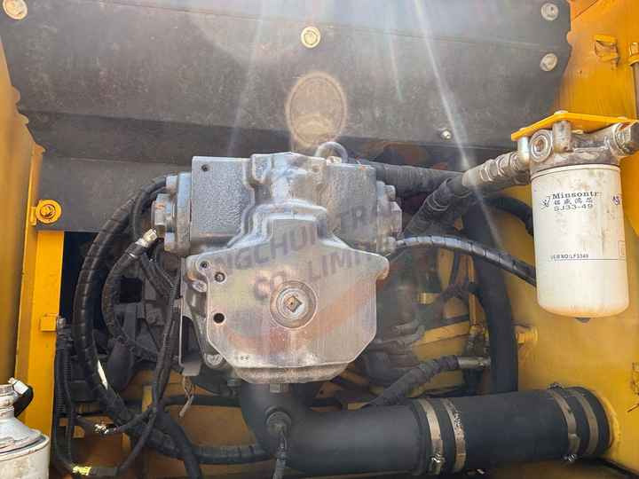 Nice porfmance Japanese Hot Selling Good Condition Used Excavator Komatsu PC200 Cheap Price PC210 PC220-8 - Excavadora de cadenas: foto 4 Nice porfmance Japanese Hot Selling Good Condition Used Excavator Komatsu PC200 Cheap Price PC210 PC220-8 - Excavadora de cadenas: foto 4