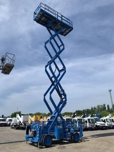 Plataforma de tijeras Genie GS4390 - 15,11m, diesel, 4x4: foto 9