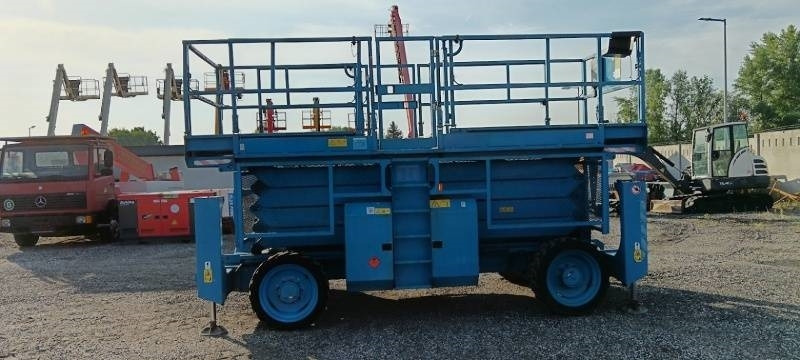 Genie GS4390 - 15,11m, diesel, 4x4 - Plataforma de tijeras: foto 5 Genie GS4390 - 15,11m, diesel, 4x4 - Plataforma de tijeras: foto 5