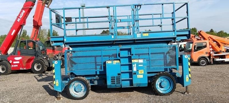 Genie GS5390 - 18m - 4x4 - Diesel - Plataforma de tijeras: foto 4 Genie GS5390 - 18m - 4x4 - Diesel - Plataforma de tijeras: foto 4