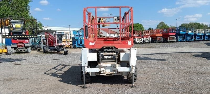 Haulotte Compact 10 DX - 4x4 - 10m - diesel - Plataforma de tijeras: foto 3 Haulotte Compact 10 DX - 4x4 - 10m - diesel - Plataforma de tijeras: foto 3