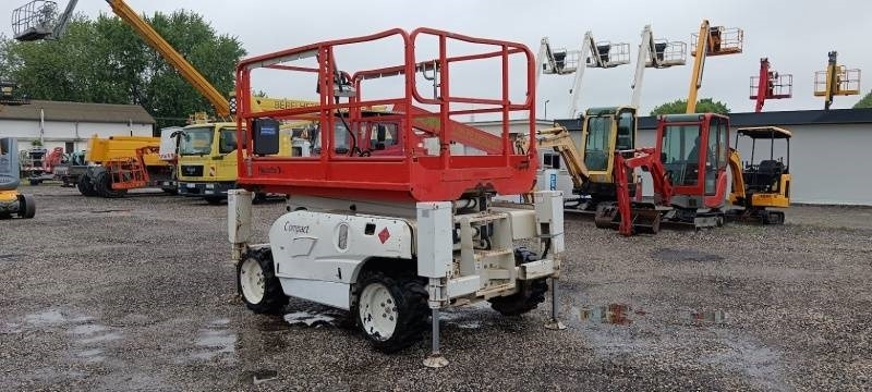 Haulotte Compact 10 DX - 4x4 - 10m - diesel - Plataforma de tijeras: foto 1 Haulotte Compact 10 DX - 4x4 - 10m - diesel - Plataforma de tijeras: foto 1