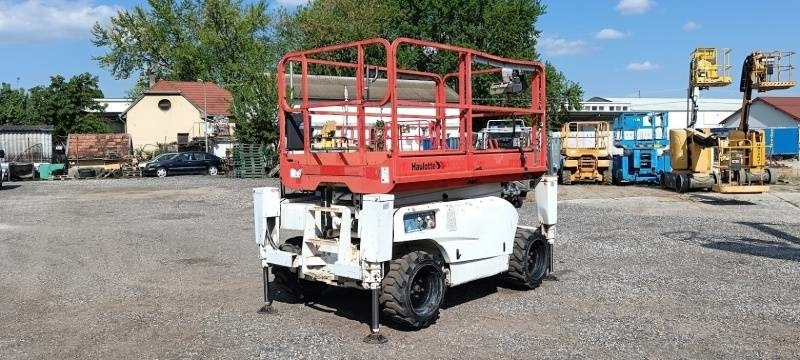 Haulotte Compact 10 DX - 4x4 - 10m - diesel - Plataforma de tijeras: foto 2 Haulotte Compact 10 DX - 4x4 - 10m - diesel - Plataforma de tijeras: foto 2
