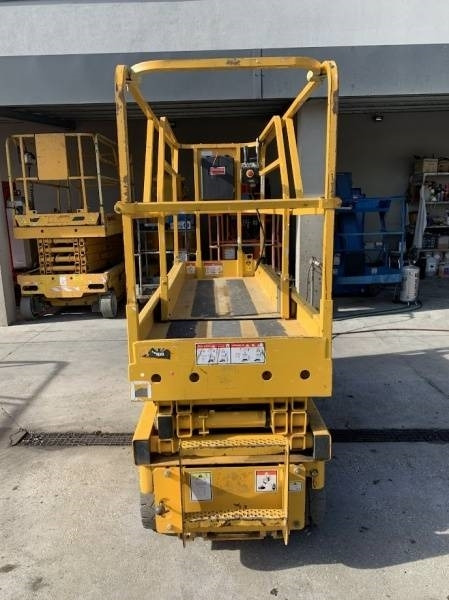 Haulotte Compact 8 - 8m, electric - Plataforma de tijeras: foto 3 Haulotte Compact 8 - 8m, electric - Plataforma de tijeras: foto 3