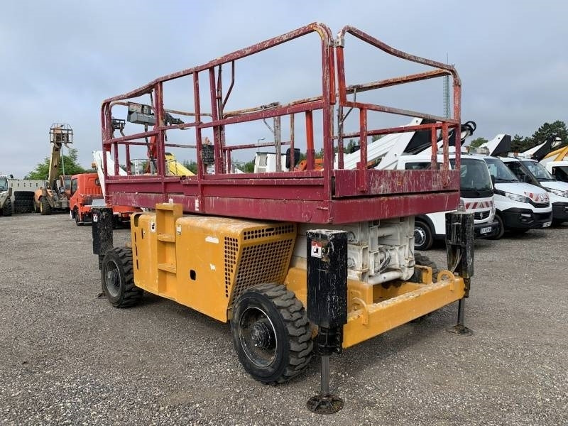 Haulotte H12SX - 12m, 4x4, diesel - Plataforma de tijeras: foto 1 Haulotte H12SX - 12m, 4x4, diesel - Plataforma de tijeras: foto 1
