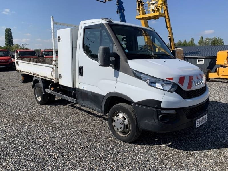 Iveco 35C13 - Tipper - Camión volquete: foto 2 Iveco 35C13 - Tipper - Camión volquete: foto 2