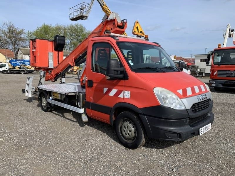 Iveco Daily Isoli VT48NEXS - 16 m, 250 kg - Camión con plataforma elevadora: foto 1 Iveco Daily Isoli VT48NEXS - 16 m, 250 kg - Camión con plataforma elevadora: foto 1