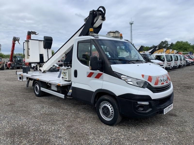 Iveco Daily Klubb KT48 - 16m, 200kg - Camión con plataforma elevadora: foto 1 Iveco Daily Klubb KT48 - 16m, 200kg - Camión con plataforma elevadora: foto 1