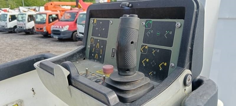 Camión con plataforma elevadora Renault Master Versalift VTL135 EVO - 13,3 m - 120kg: foto 14