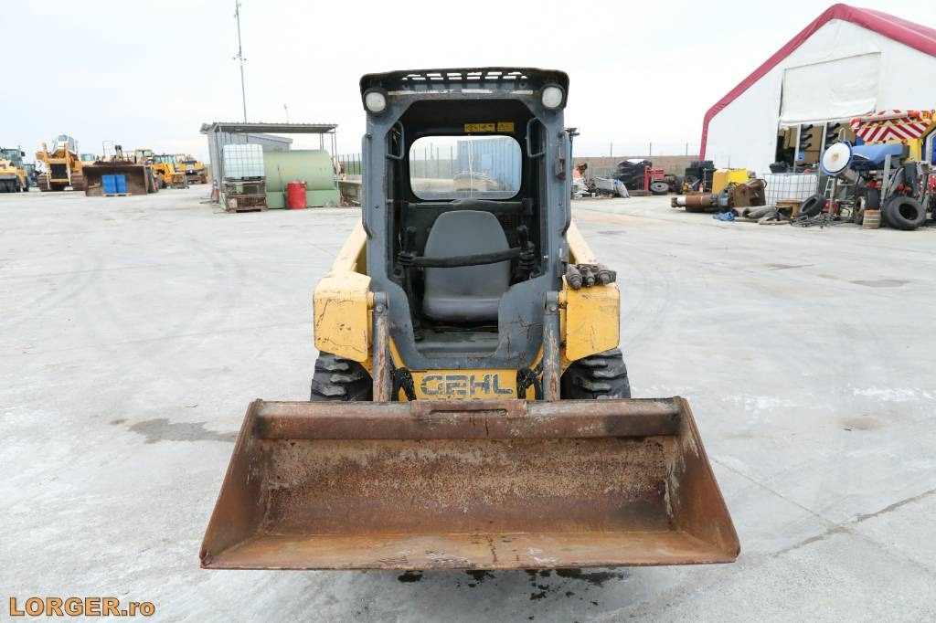 Gehl R 135 - Minicargadora: foto 5 Gehl R 135 - Minicargadora: foto 5