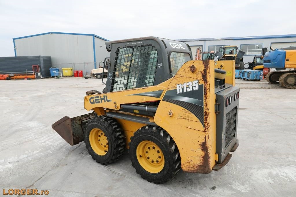 Gehl R 135 - Minicargadora: foto 2 Gehl R 135 - Minicargadora: foto 2