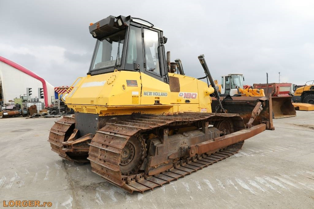 New Holland D 180 - Bulldozer: foto 2 New Holland D 180 - Bulldozer: foto 2